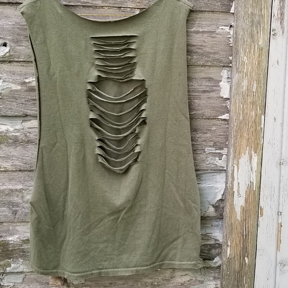Bigger in TX Graphic Print Muscle Tee Upcycled - Picture 2 of 4